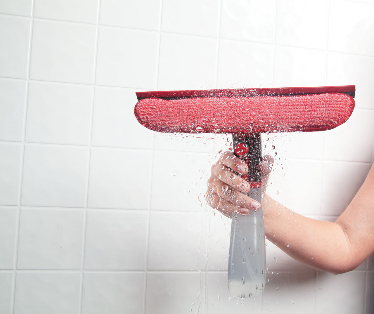 Spray Bottle with Microfiber Pad and Squeegee - US 7290