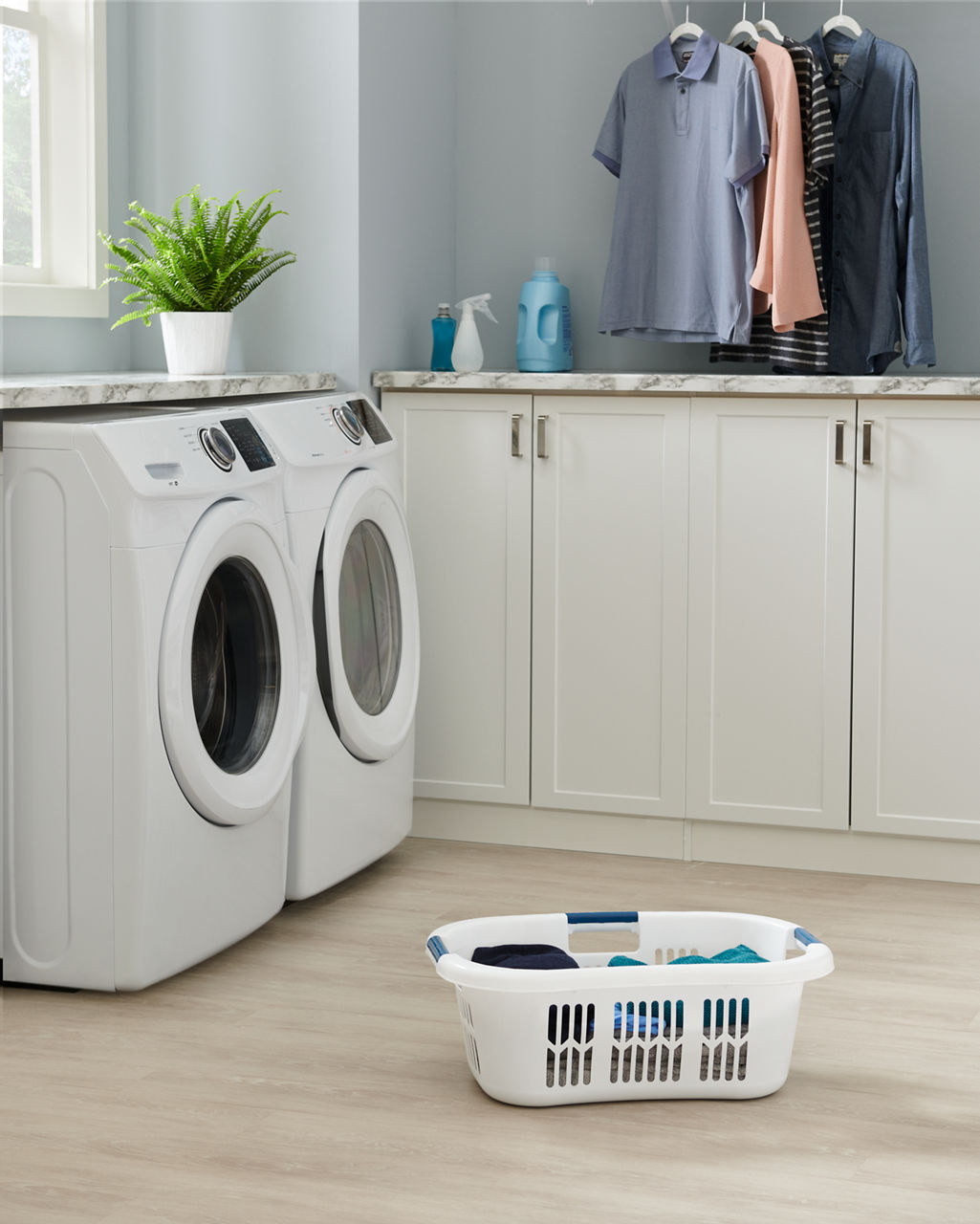 Hip-Hugger® Laundry Basket - US 6350