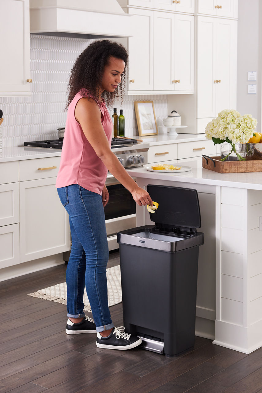 Premier® Series III Step-On Trash Can - US 5129